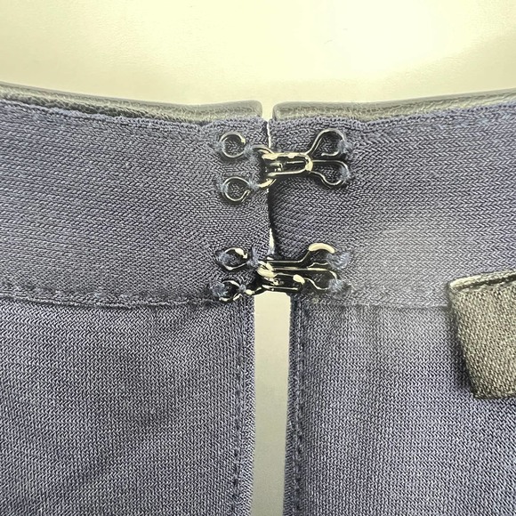 White House Black Market Women's Navy Sleeveless Faux Leather Trim Blouse Sz XS - Picture 5 of 7